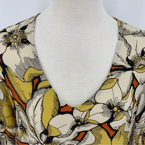 Cabi Sequel Blouse #3954, Yellow Floral V-Neck Long Sleeve Blouse, Small - Picture 4 of 16
